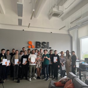 Наши резиденты проходят стажировку в IT-компании BSL - КИБЕРшкола программирования для детей, компьютерные курсы для школьников, начинающих и подростков - KIBERone г. Аланья