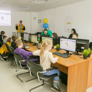 Новый класс в развлекательном центре города Томска! Скоро открытие! - КИБЕРшкола программирования для детей, компьютерные курсы для школьников, начинающих и подростков - KIBERone г. Аланья